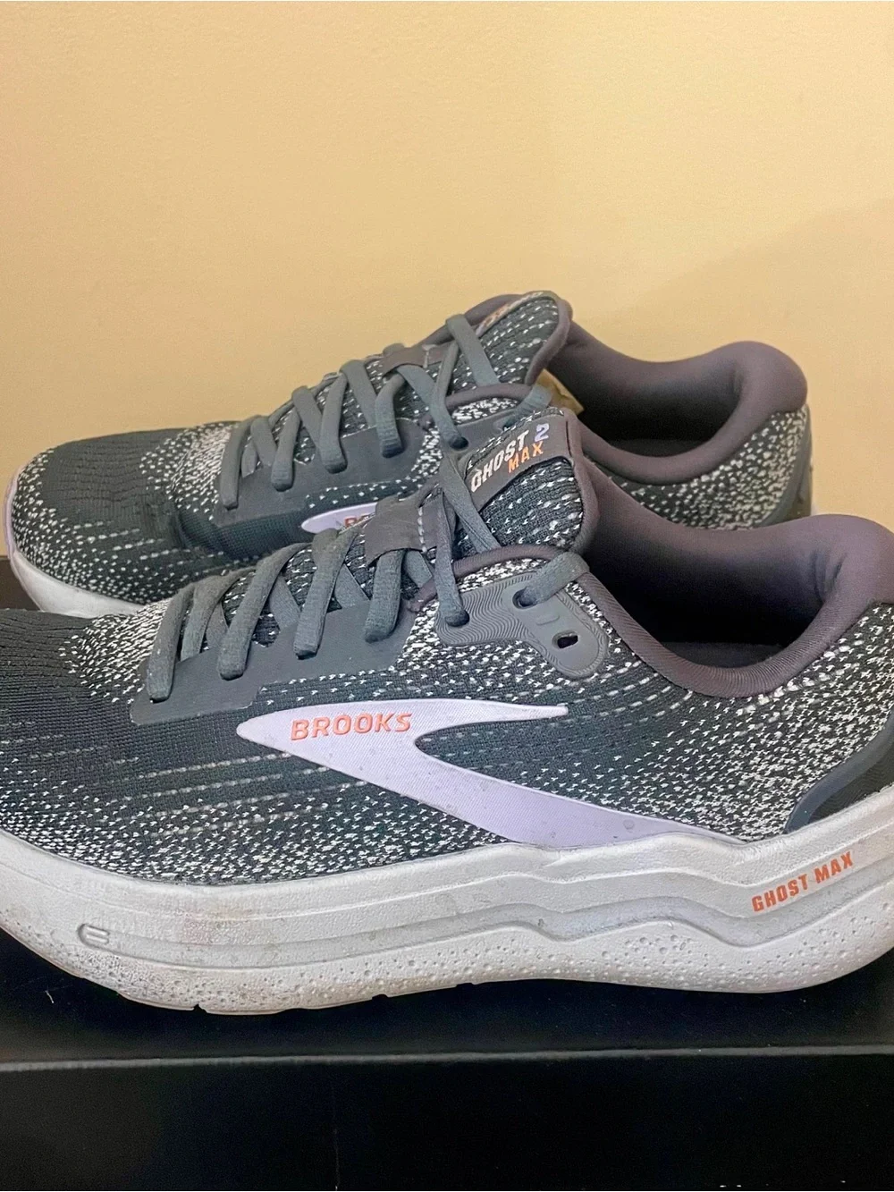 Brooks Ghost Max 2 Womens Running Shoes Ebony Grey Lilac 1204201B005 Size 8